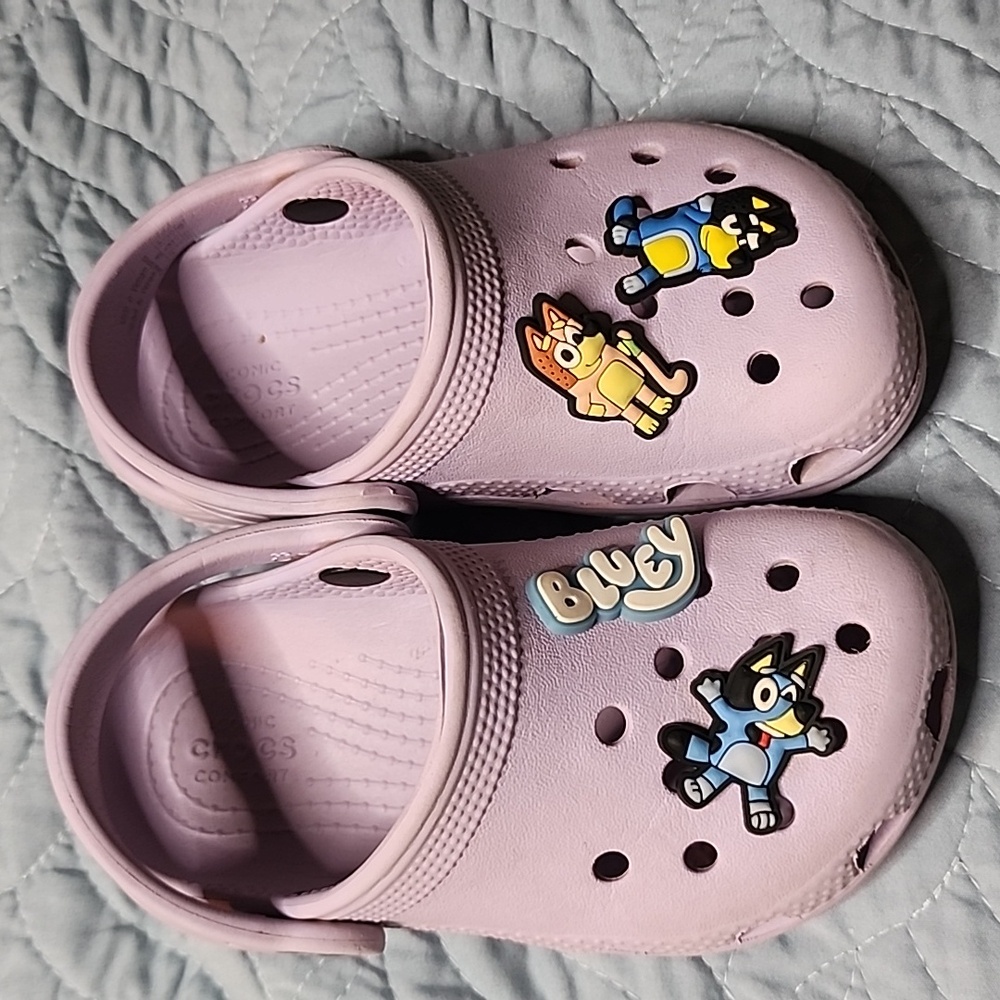 CROCS Size 8 Toddler With Bluey Jibbits Lavendar Light Purple - Picture 4 of 16
